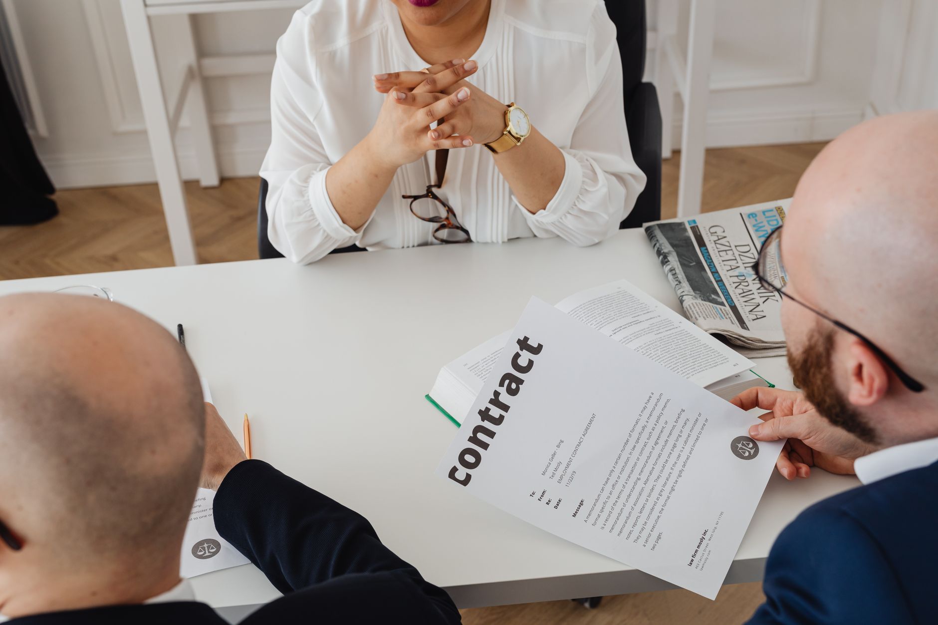Guide to negotiating from a fixed-term contract (CDD) to a permanent contract (CDI)